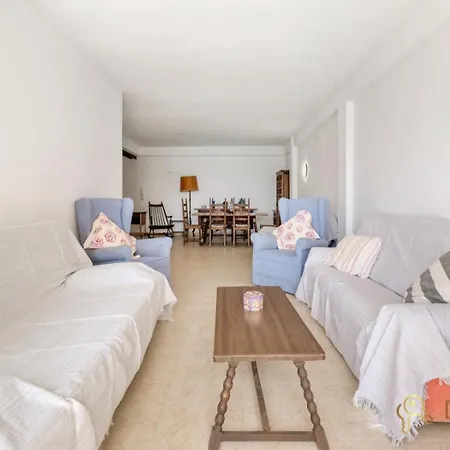 Apartamento Con Piscina En La Primera Línea De Playa De Fuengirola
