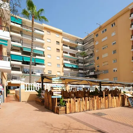Apartamento Con Piscina En La Primera Línea De Playa De Fuengirola