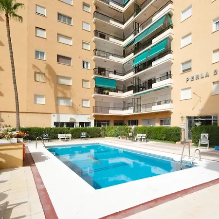 Apartamento Con Piscina En La Primera Línea De Playa De Fuengirola