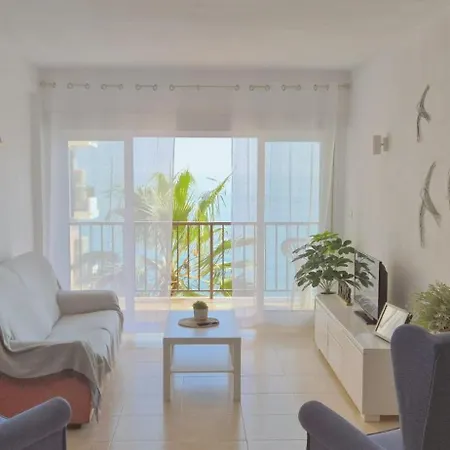 Apartamento Con Piscina En La Primera Línea De Playa De Fuengirola