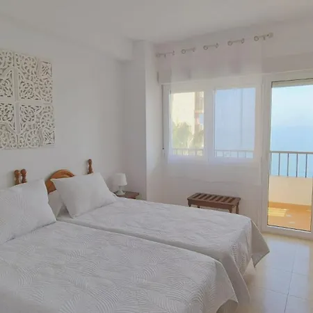 Apartamento Con Piscina En La Primera Línea De Playa De Fuengirola