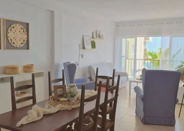 Appartamento Con Piscina En La Primera Linea De Playa De