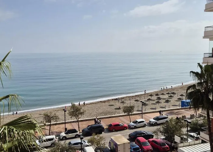 Con Piscina En La Primera Linea De Playa De Appartamento *