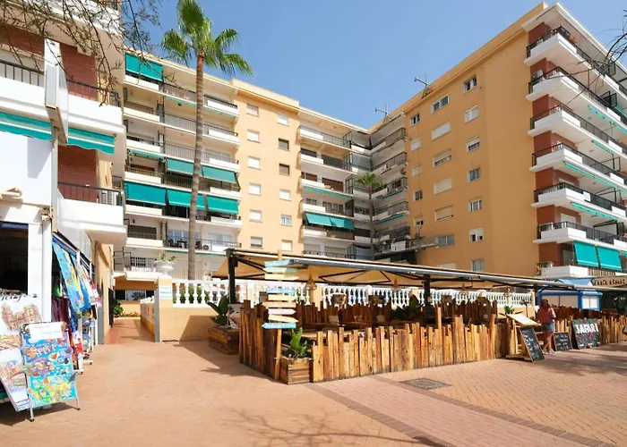 Apartamento Con Piscina En La Primera Línea De Playa De Fuengirola