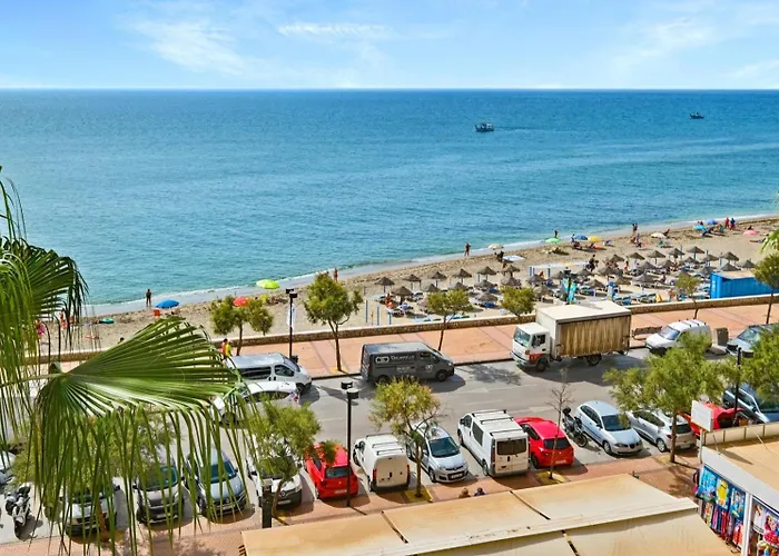 Apartamento Con Piscina En La Primera Línea De Playa De