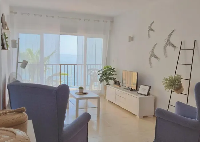 Apartamento Con Piscina En La Primera Línea De Playa De
