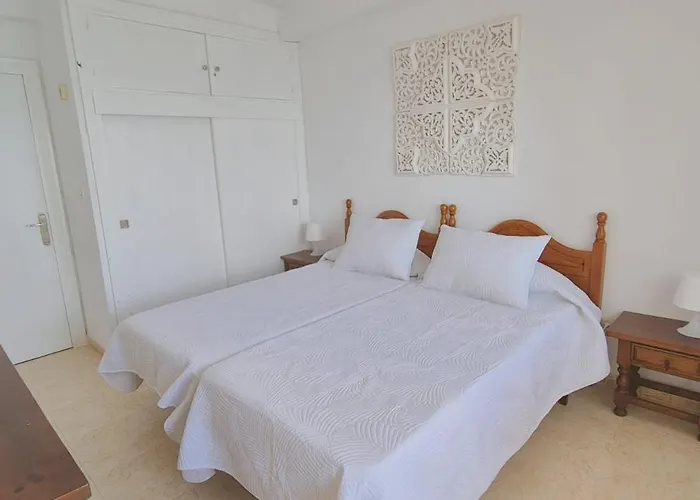 Con Piscina En La Primera Línea De Playa De * Fuengirola