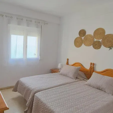 Con Piscina En La Primera Linea De Playa De Appartement *