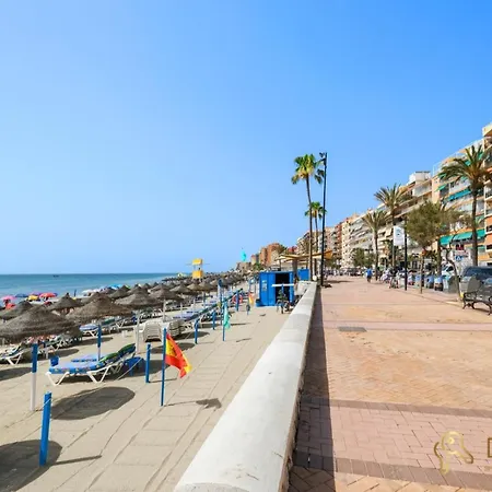 Con Piscina En La Primera Linea De Playa De Διαμέρισμα *