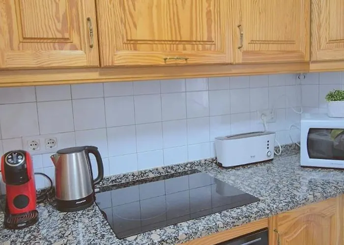 Con Piscina En La Primera Linea De Playa De Fuengirola